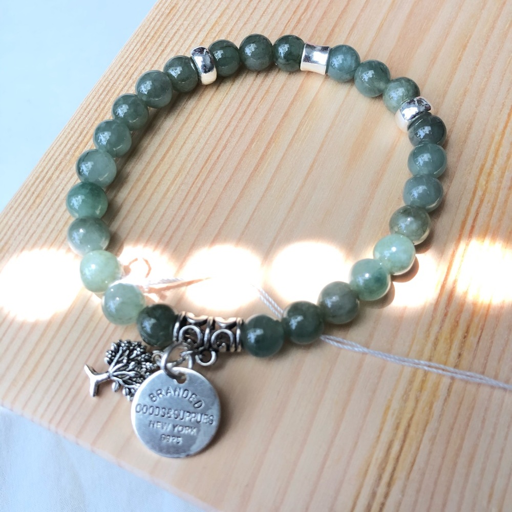 Jade bracelet - Picture 1 of 2